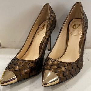 VC signature vero cuoio bronze gold toe woven high heels